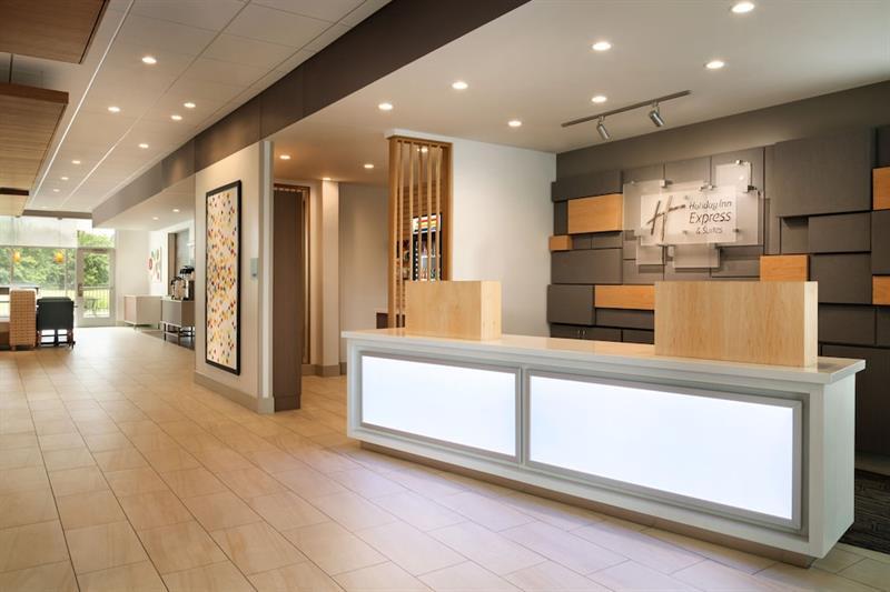 Holiday Inn Express & Suites - Painesville - Concord By Ihg Екстериор снимка