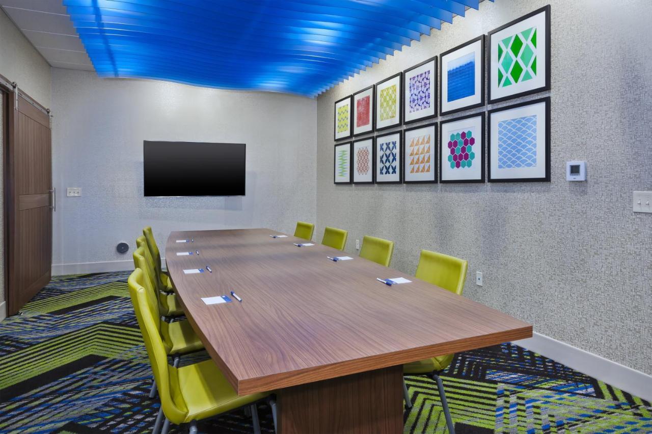 Holiday Inn Express & Suites - Painesville - Concord By Ihg Екстериор снимка