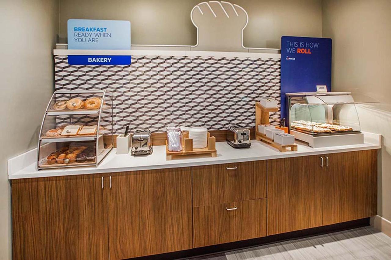 Holiday Inn Express & Suites - Painesville - Concord By Ihg Екстериор снимка